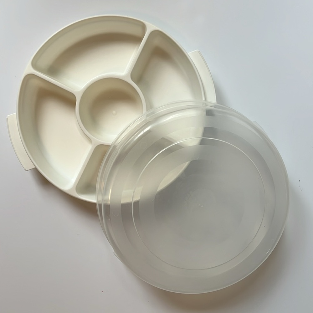 ECLIPSE Divided Round Serving and Storage Tray with Lid